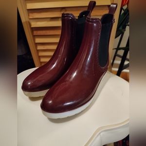 Rain boots